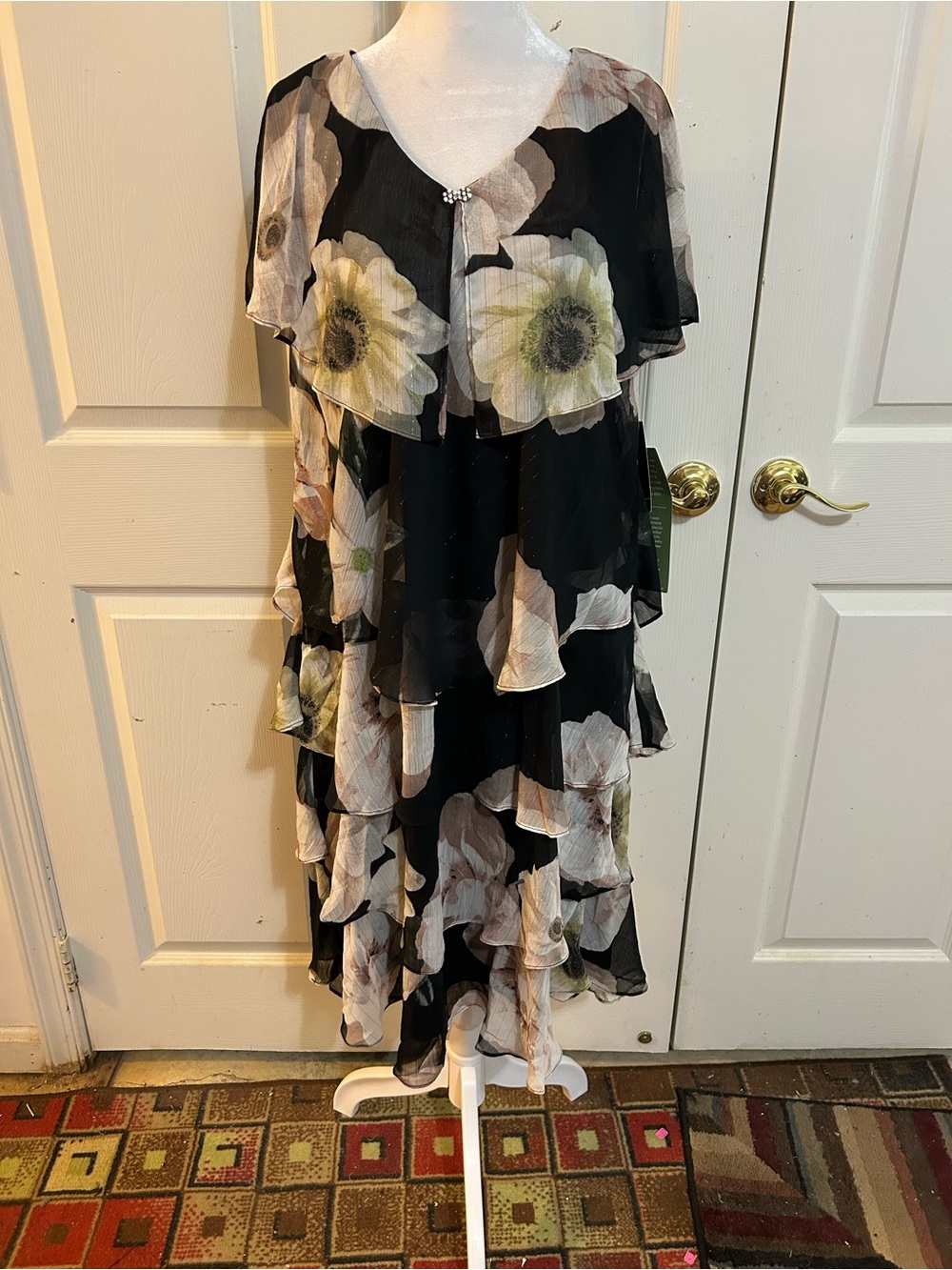 NWT SLNY tiered special occasion dress, size 18